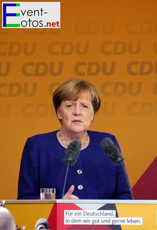 Angela Merkel (CDU) auf dem Domplatz in Fritzlar
