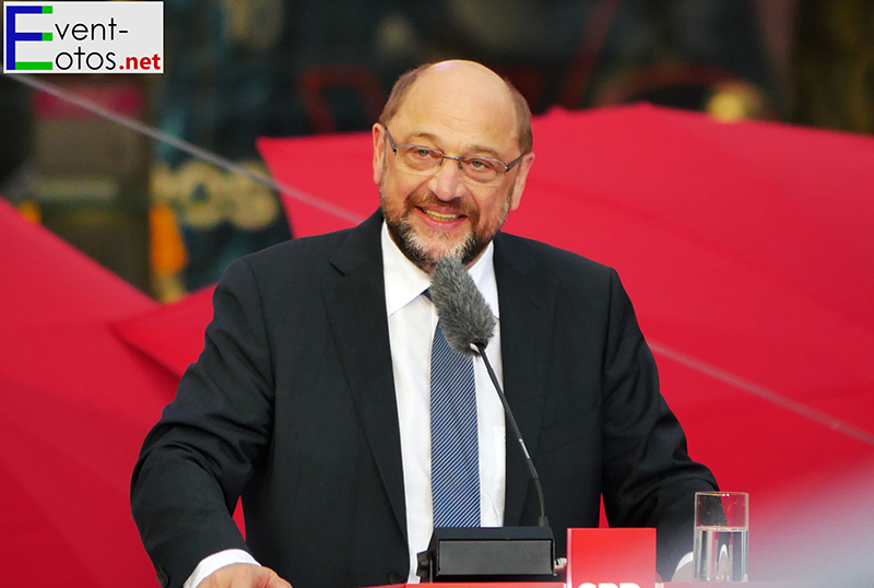Martin Schulz (SPD) auf dem Königsplatz in Kassel
