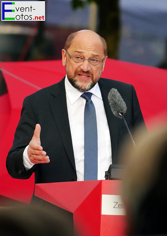 Martin Schulz (SPD) auf dem KÃ¶nigsplatz in Kassel
