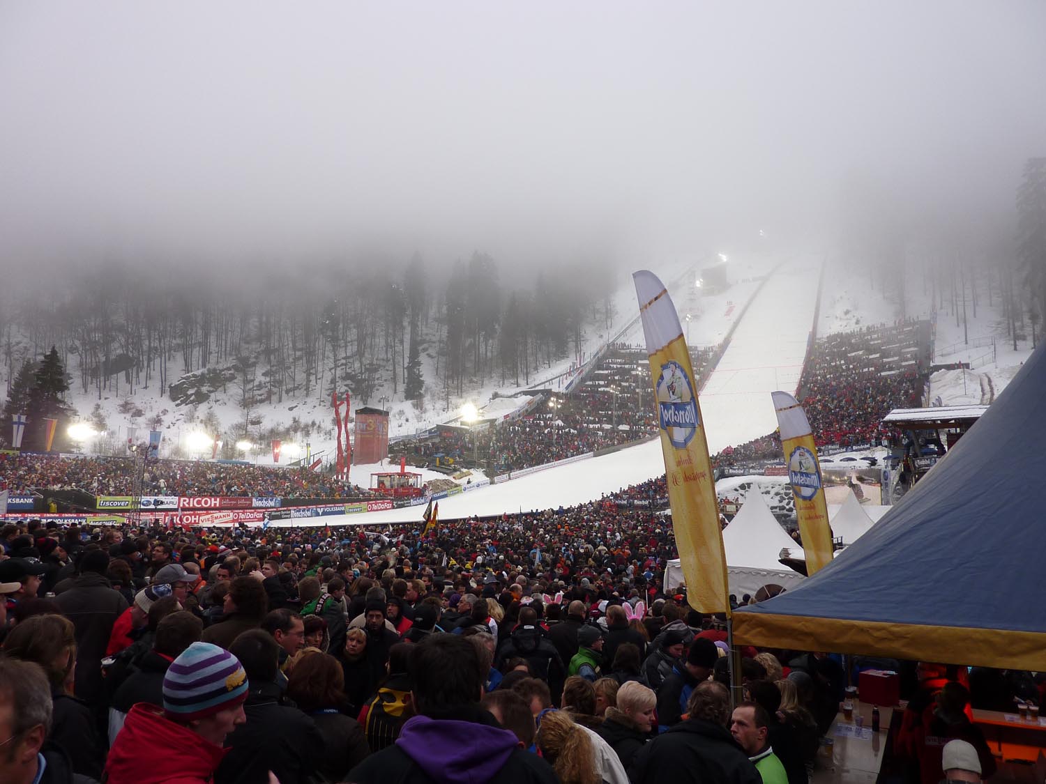 Die MÃ¼hlenkopfschanze im Nebel
