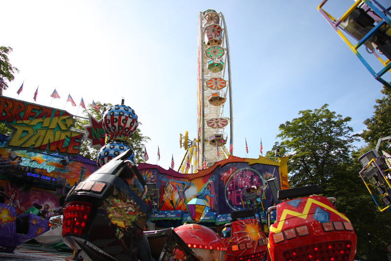 BreakDancer mit Riesenrad
